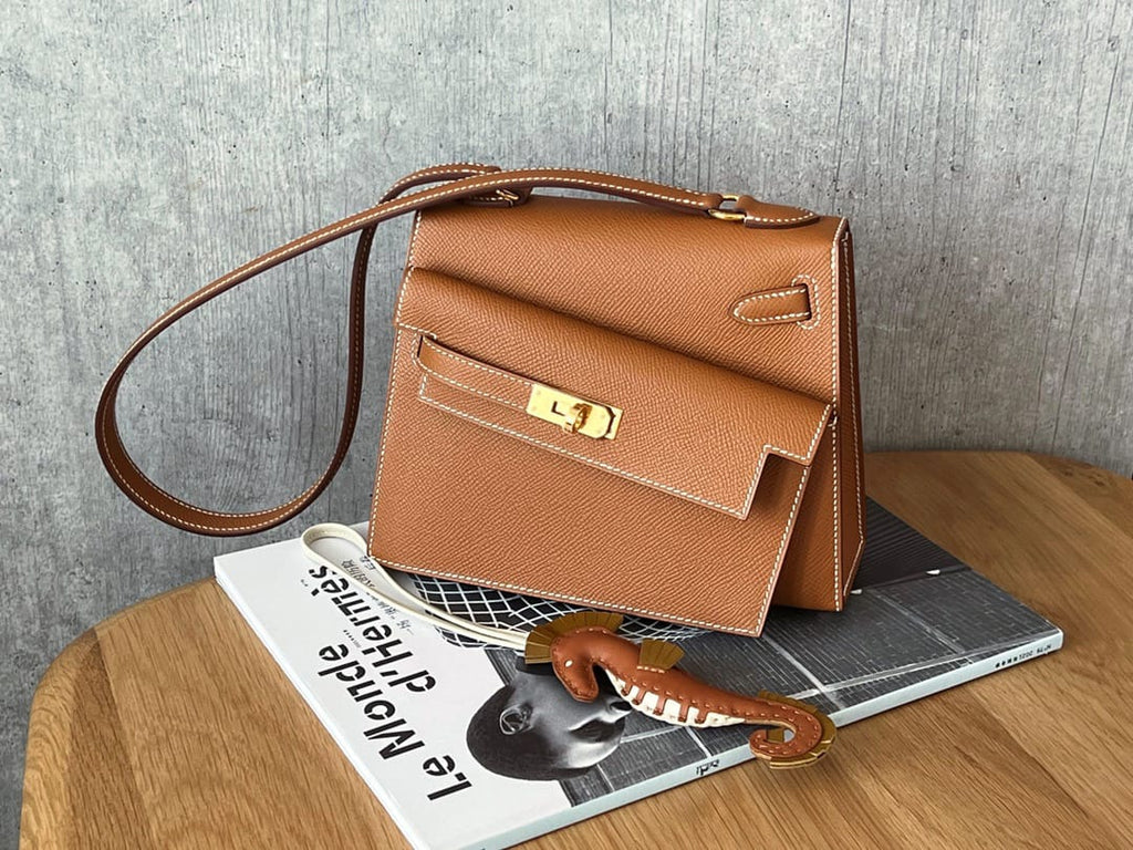 HERMES Limited Edition Kelly en Desordre shoulder bag in Gold Epsom leather with Gold hardware