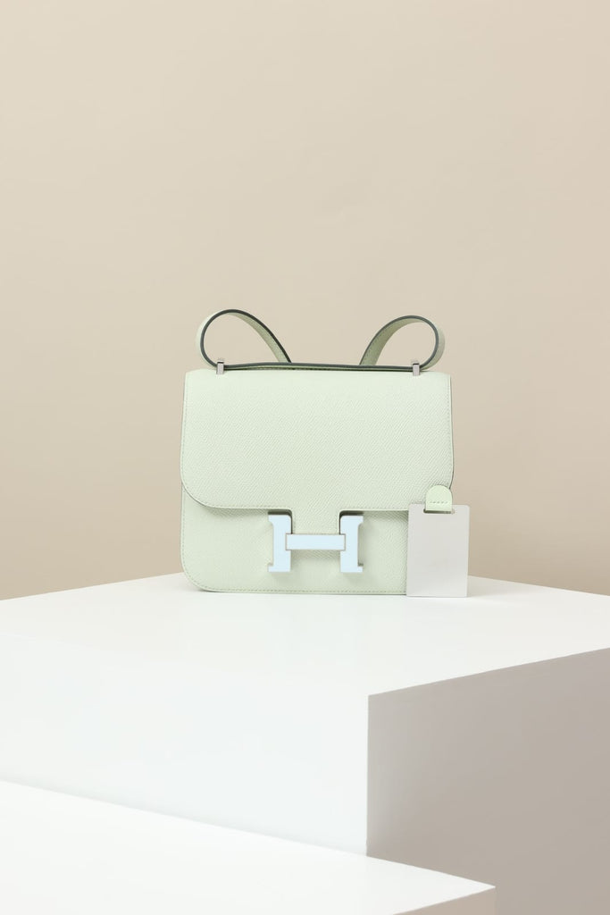 HERMES Constance Mini 19 shoulder bag in Vert Fizz Epsom leather with Palladium hardware